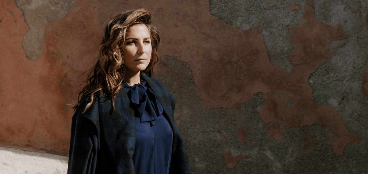 Bleu Marine : le choix parfait pour une garde robe chic et très couture cet hiver - Maison Fauve