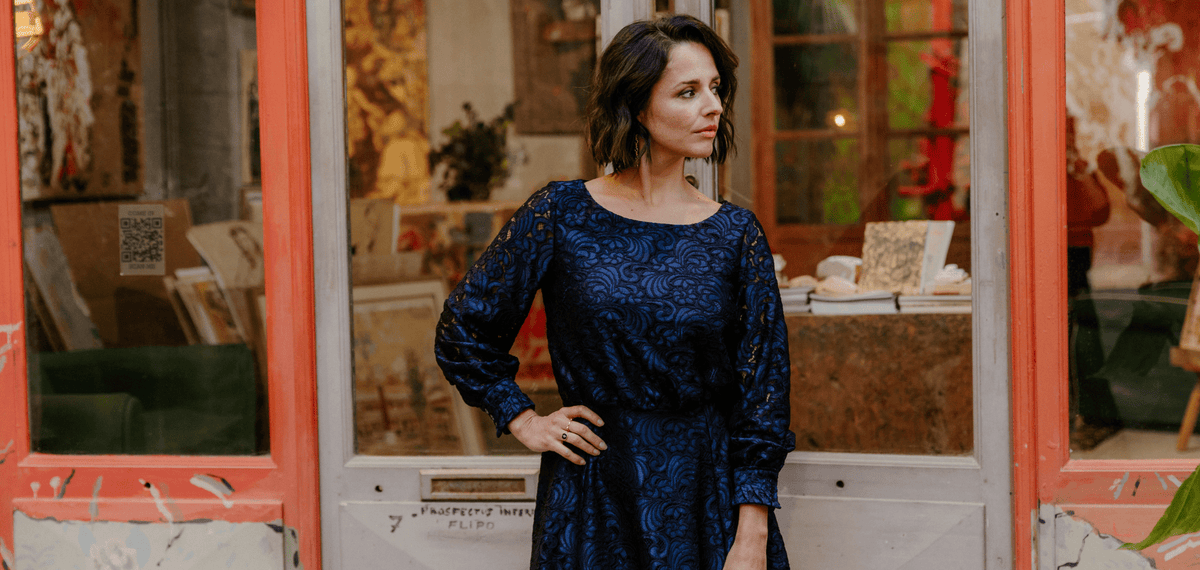 Coudre la Robe Primrose en dentelle Acanthe Bleue doublée - Maison Fauve