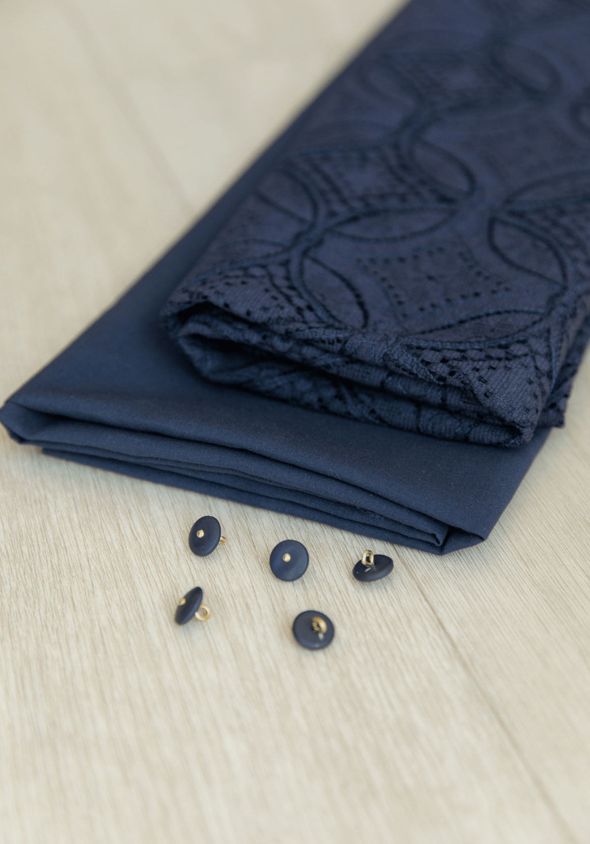 COUPON 30 cm - Tissu dentelle Botanica - Smoky Blue - Maison Fauve