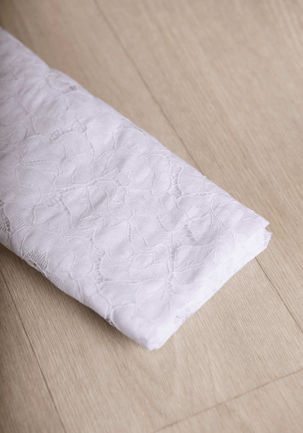 Tissu dentelle florale Daphné - Plusieurs coloris - Maison Fauve