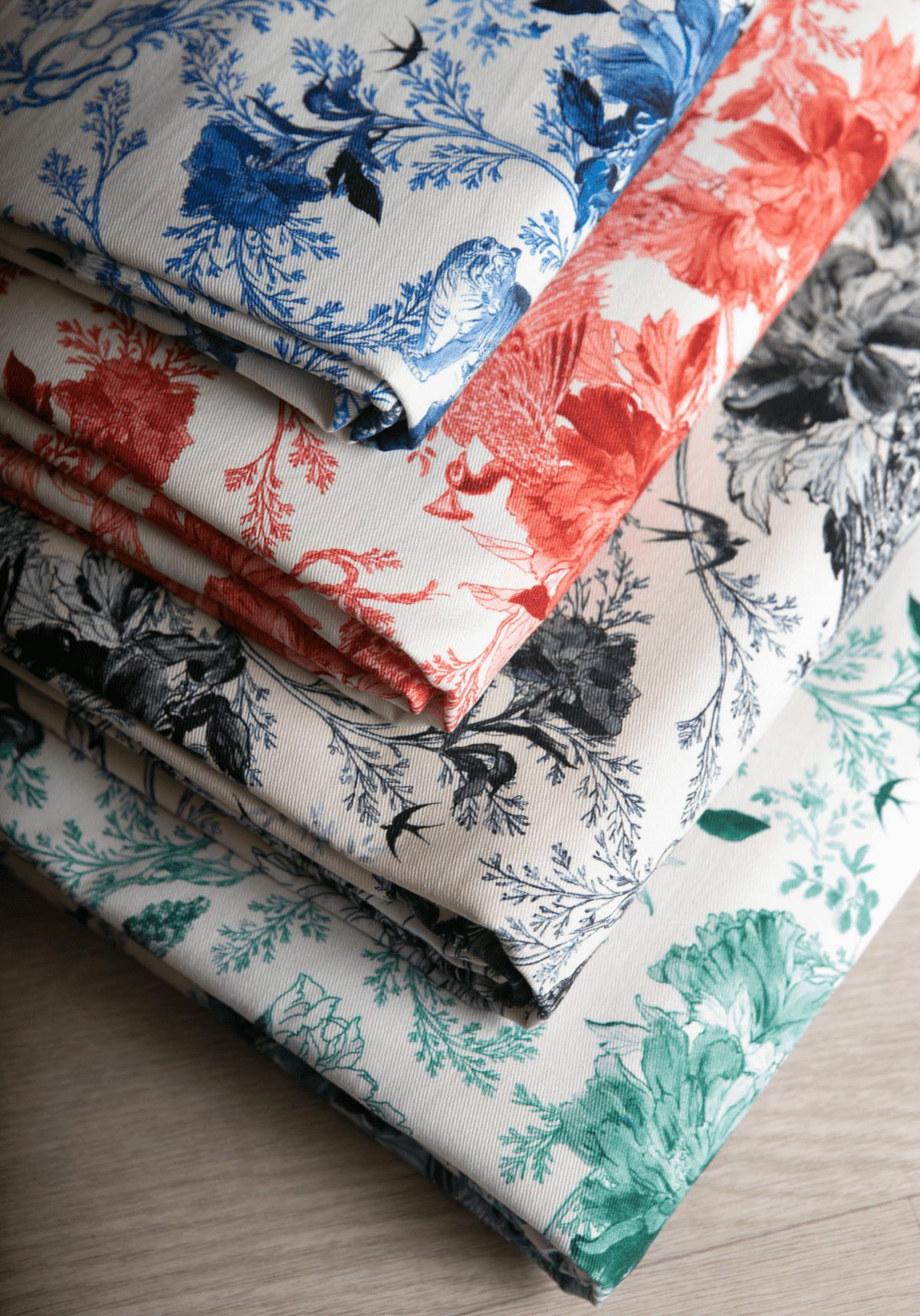 Tissu gabardine de coton imprimée Manifesto - Plusieurs coloris - Maison Fauve