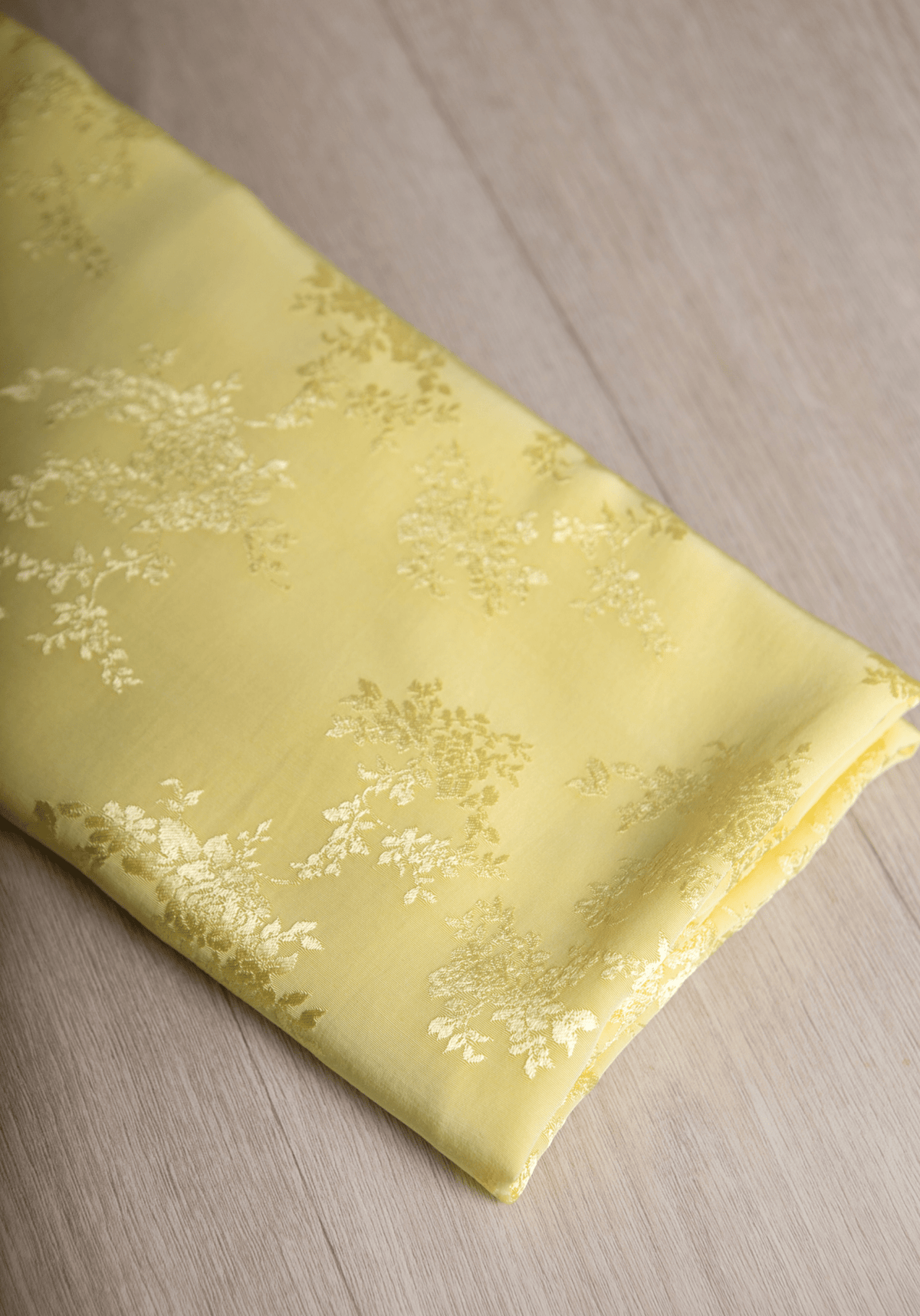 Tissu jacquard de viscose Poésie - Plusieurs couleurs - Maison Fauve