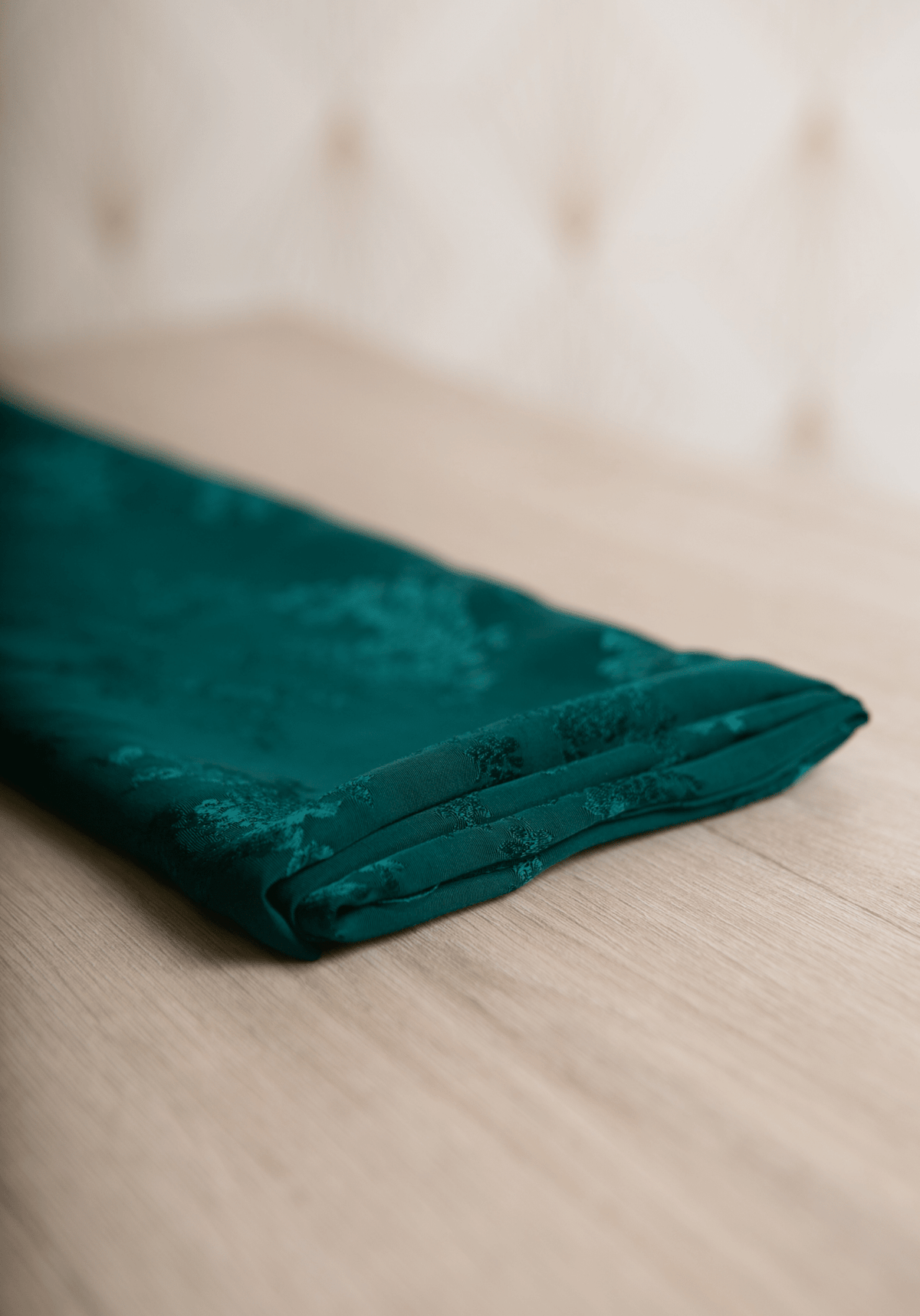 Tissu jacquard de viscose Poésie - Plusieurs couleurs - Maison Fauve