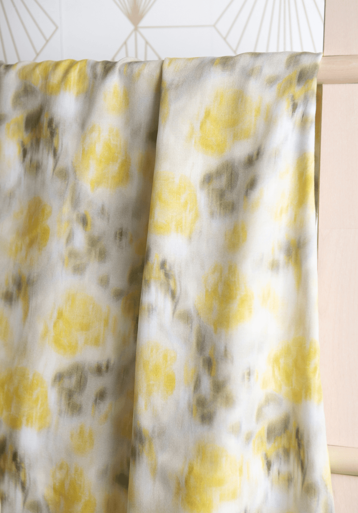 Tissu popeline de viscose imprimée Abstract Rose - Plusieurs coloris - Maison Fauve