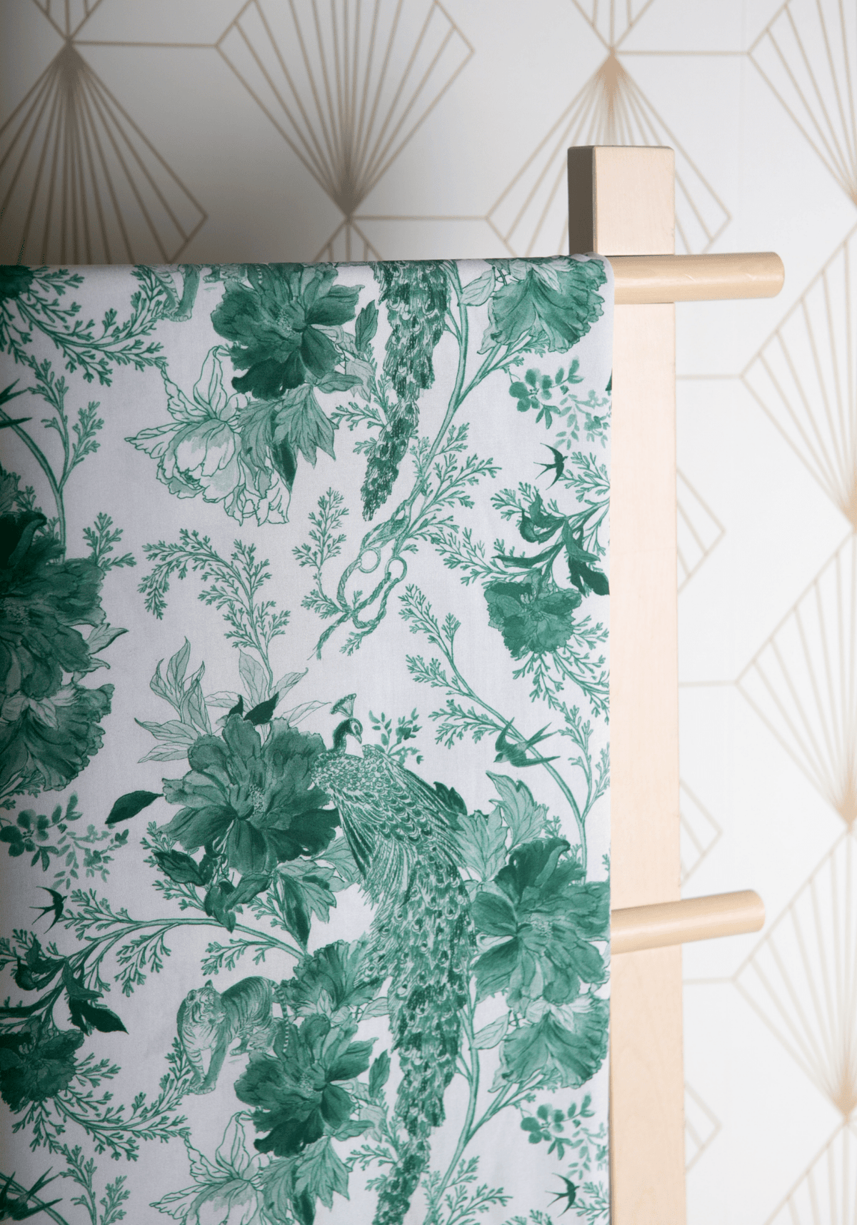 Tissu popeline de viscose imprimée Manifesto - Plusieurs coloris - Maison Fauve