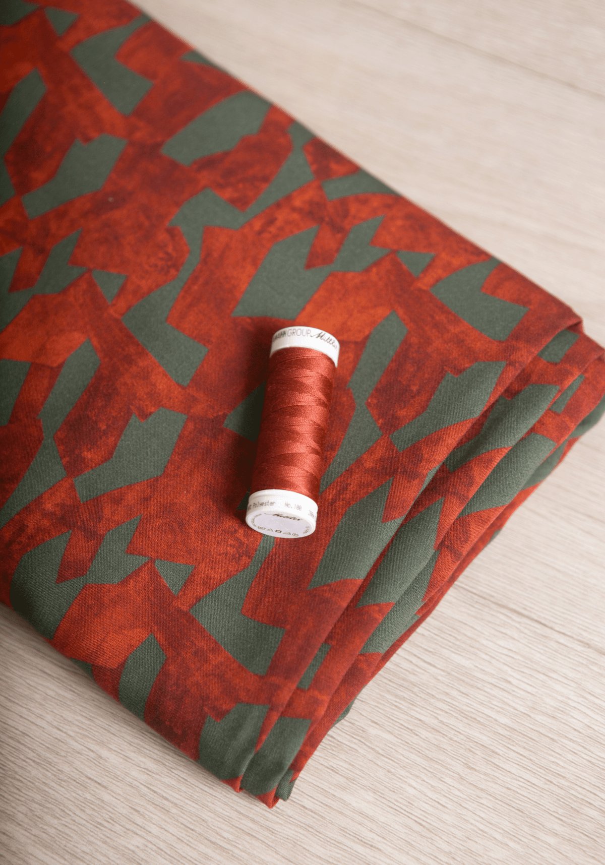 Tissu popeline de viscose imprimée Pietra - Plusieurs coloris - Maison Fauve