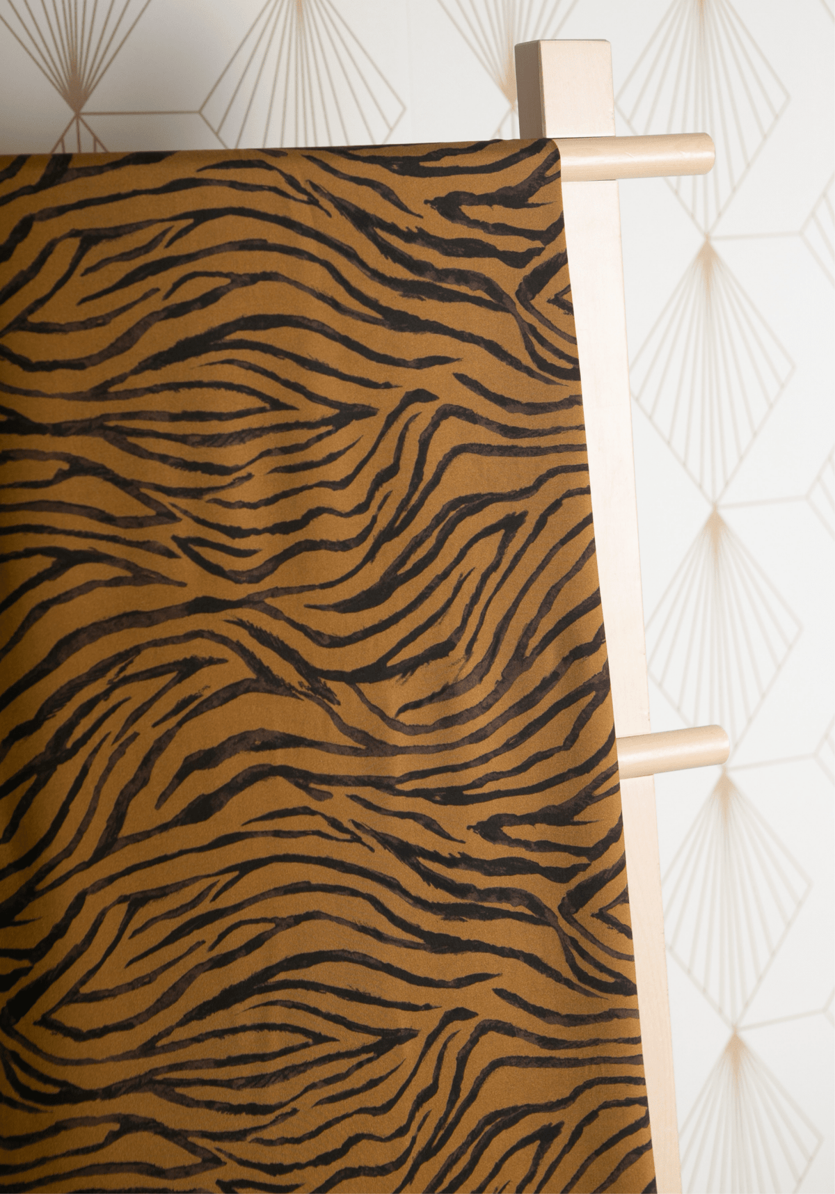 Tissu popeline de viscose imprimée Savage - Tigre Cumin ou Blanc Zèbre - Maison Fauve