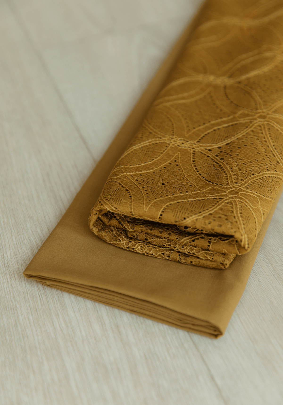 COUPON 30 cm - Tissu dentelle Botanica - Smoky Blue - Maison Fauve