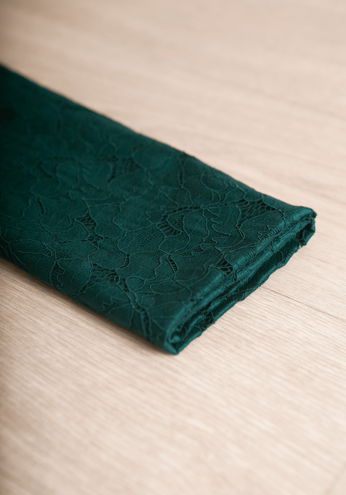Tissu dentelle florale Daphné - Plusieurs coloris - Maison Fauve