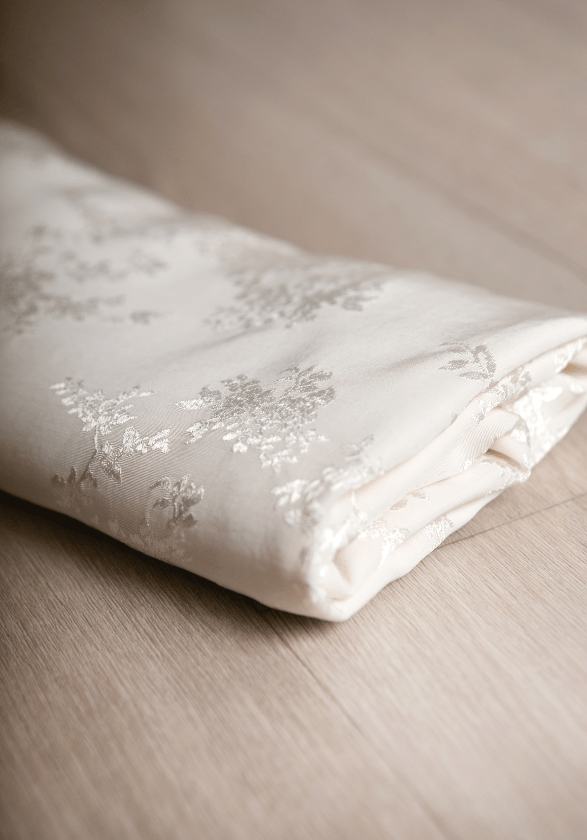 Tissu jacquard de viscose Poésie - Plusieurs couleurs - Maison Fauve