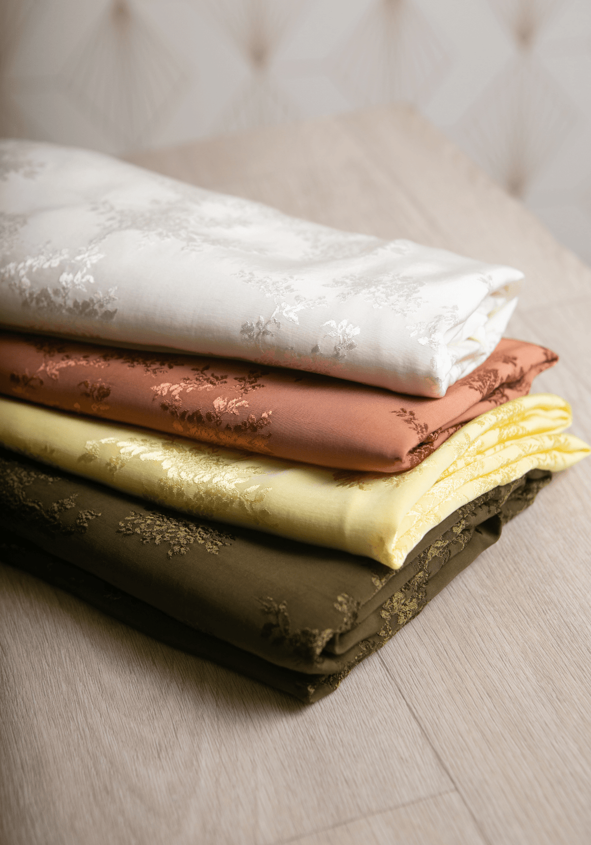 Tissu jacquard de viscose Poésie - Plusieurs couleurs - Maison Fauve