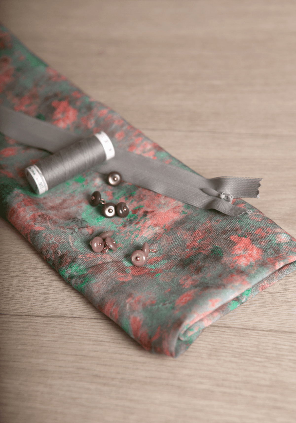Tissu popeline de viscose imprimée Ghost Flower - Plusieurs coloris - Maison Fauve