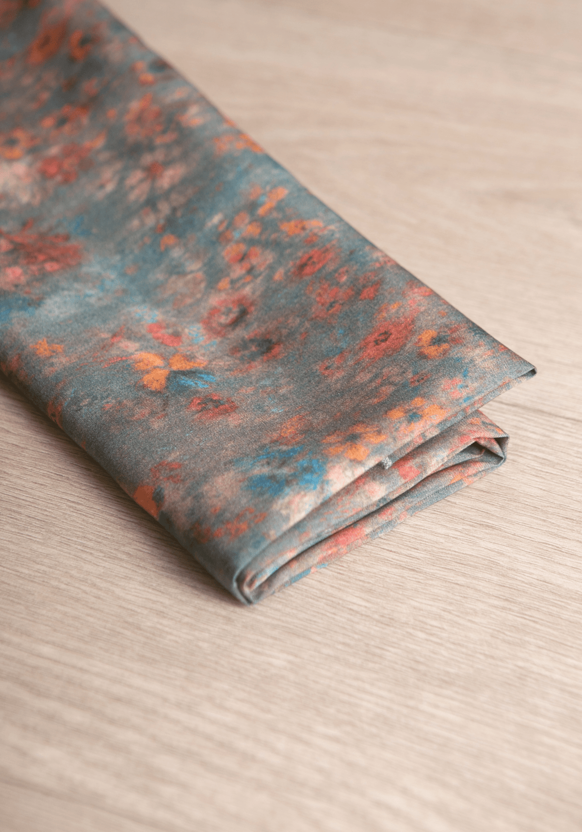 Tissu popeline de viscose imprimée Ghost Flower - Plusieurs coloris - Maison Fauve