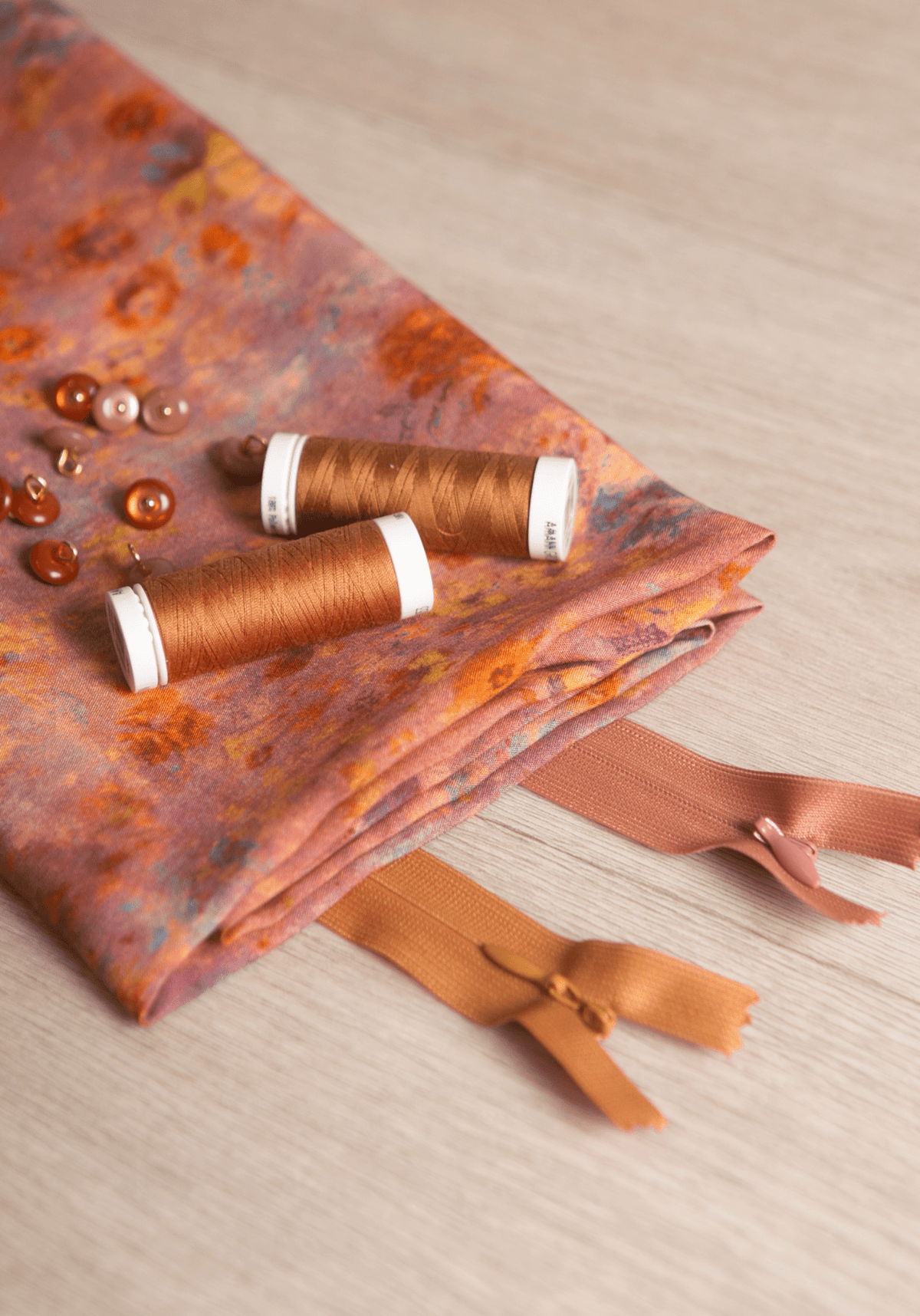 Tissu popeline de viscose imprimée Ghost Flower - Plusieurs coloris - Maison Fauve