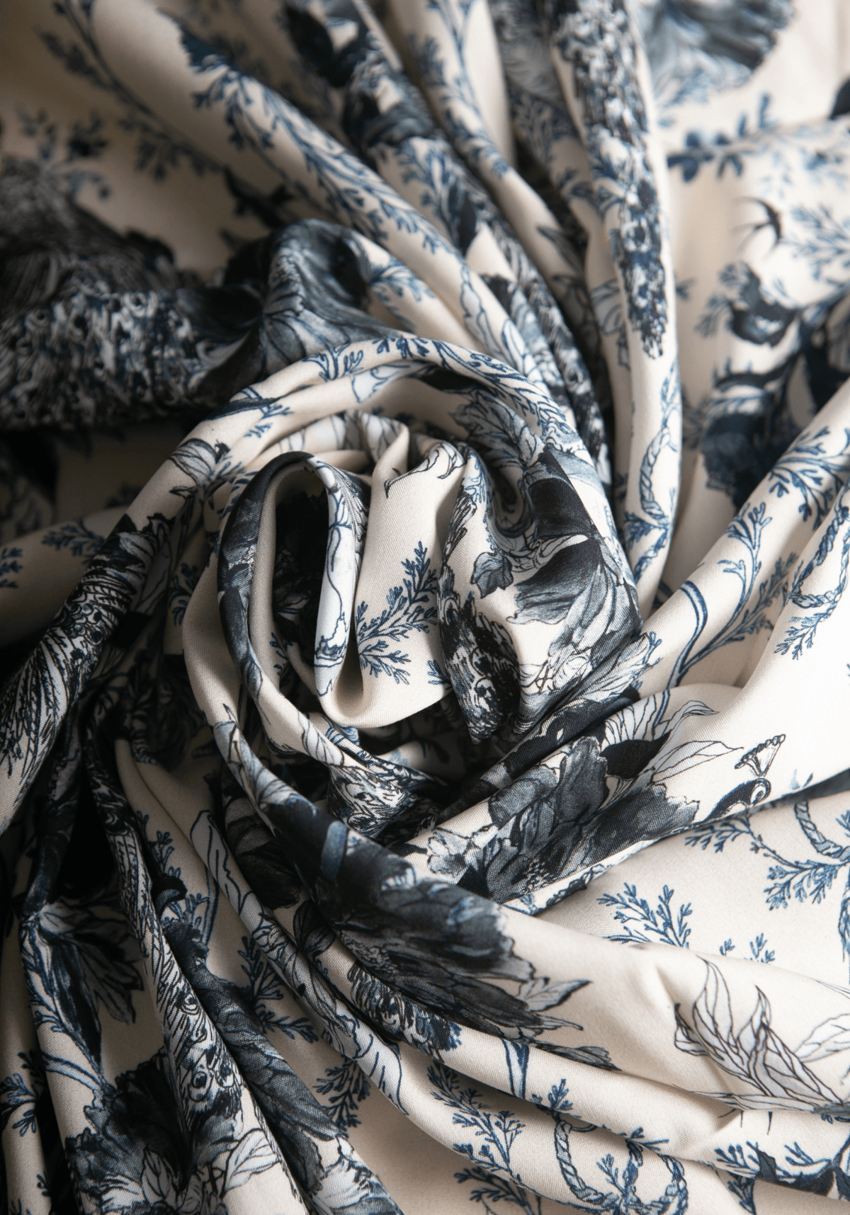 Tissu popeline de viscose imprimée Manifesto - Plusieurs coloris - Maison Fauve