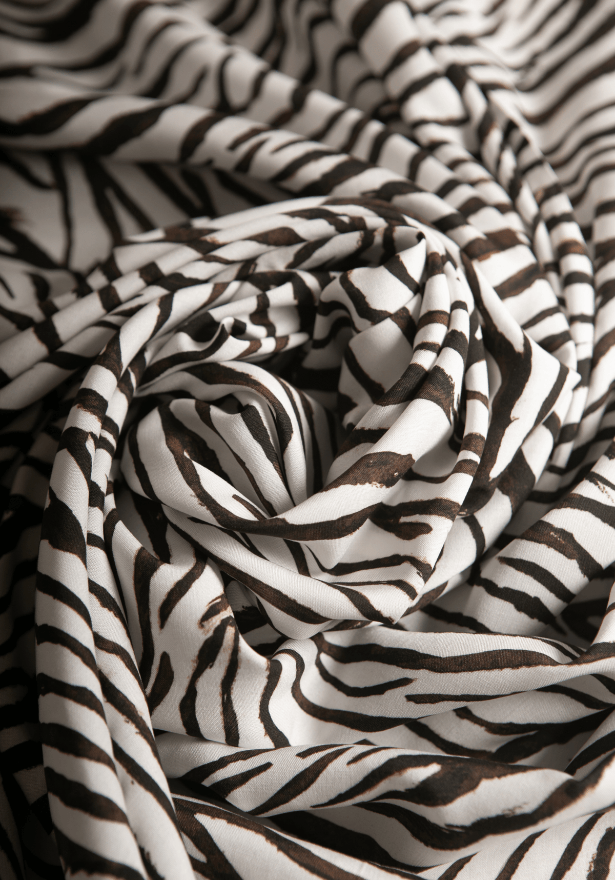 Tissu popeline de viscose imprimée Savage - Tigre Cumin ou Blanc Zèbre - Maison Fauve