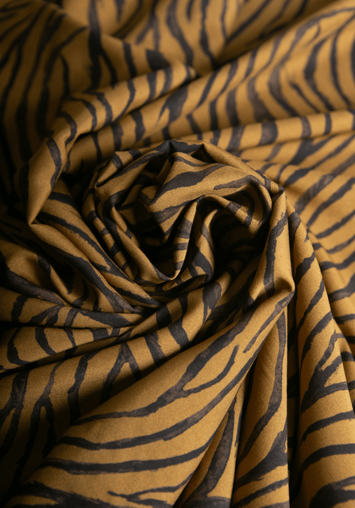 Tissu popeline de viscose imprimée Savage - Tigre Cumin ou Blanc Zèbre - Maison Fauve